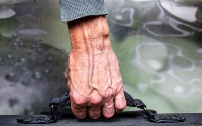 Jak zdiagnozować uszkodzenie płyty głównej w komputerze?