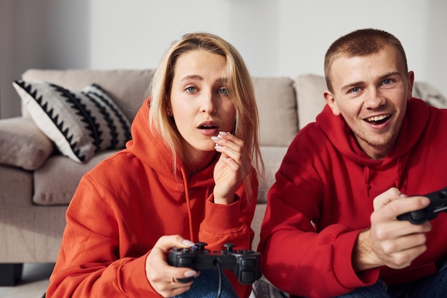 Jakie gry są za darmo na PS4 i gdzie je znaleźć?