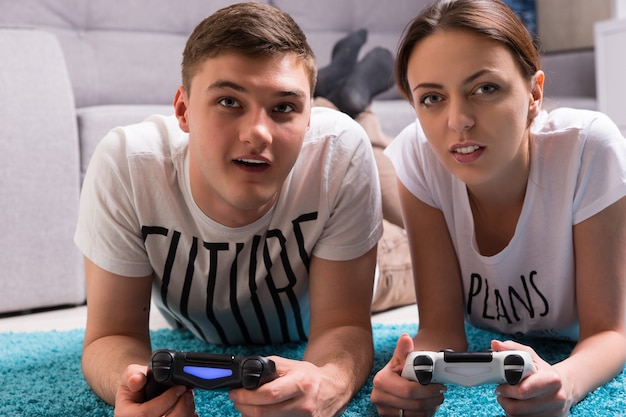 Xbox One jak grać na dwa pady w domowych warunkach?