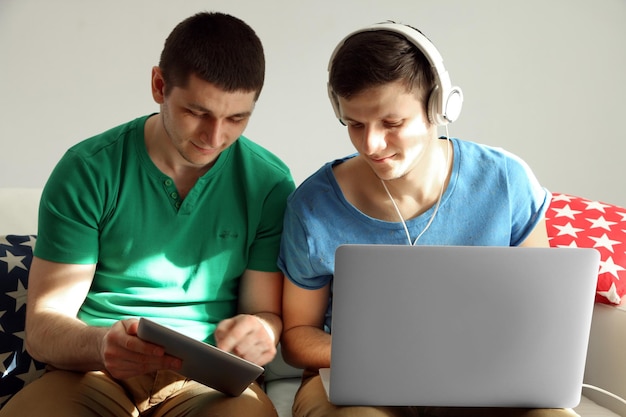 Co to jest gra online i dlaczego cieszy się taką popularnością?