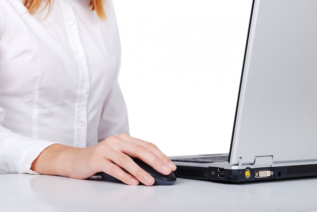 Jak włączyć komputer bez guzika?