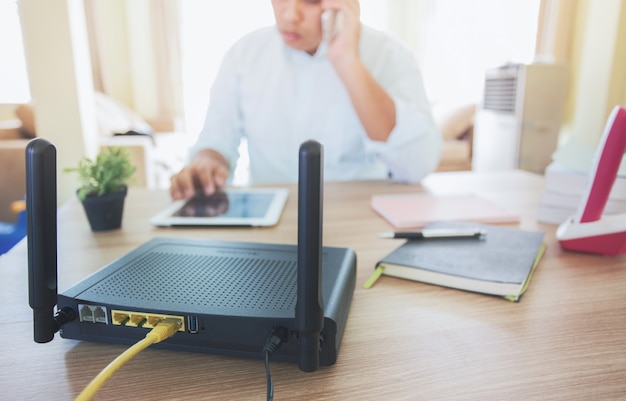 Jak skonfigurować router jako repeater żeby poprawić zasięg WiFi?