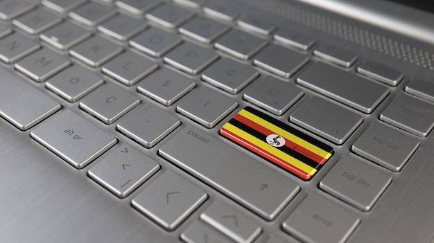 Laptop bez systemu operacyjnego jak zainstalować Windows 10?