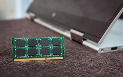 Co to pamięć RAM i ROM w komputerze?