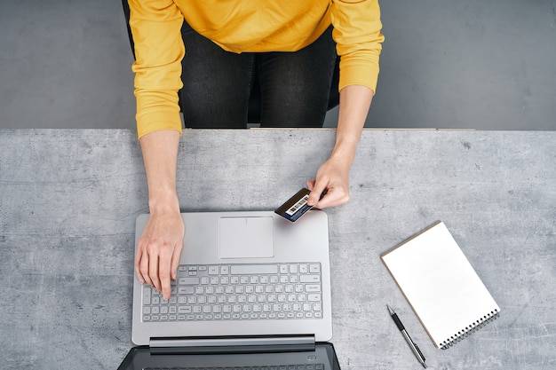 Ile kosztuje odwirusowanie laptopa w serwisie komputerowym?