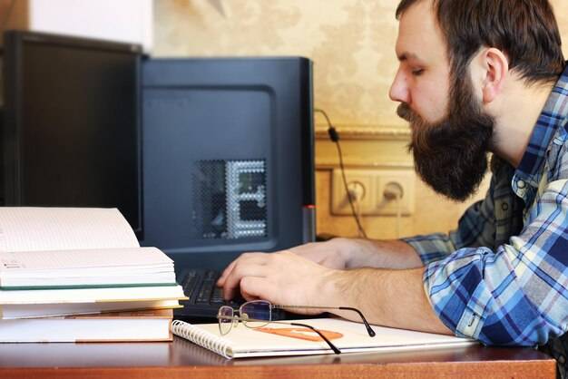 Jak zwiększyć pamięć RAM w komputerze?