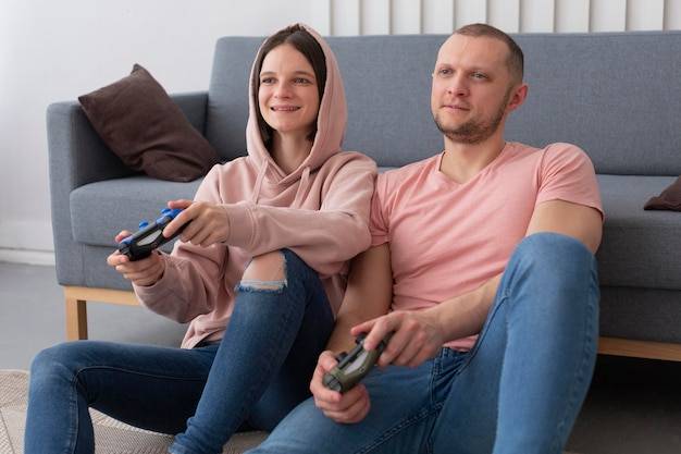 Jak grać we dwoje na PS4 i cieszyć się wspólną rozgrywką?