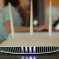 Jak zresetować router Huawei B525s bez utraty ustawień?