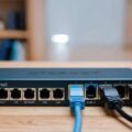 Czy można połączyć router z routerem?