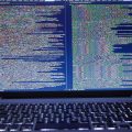 W którym z programów nie można tworzyć stron www?