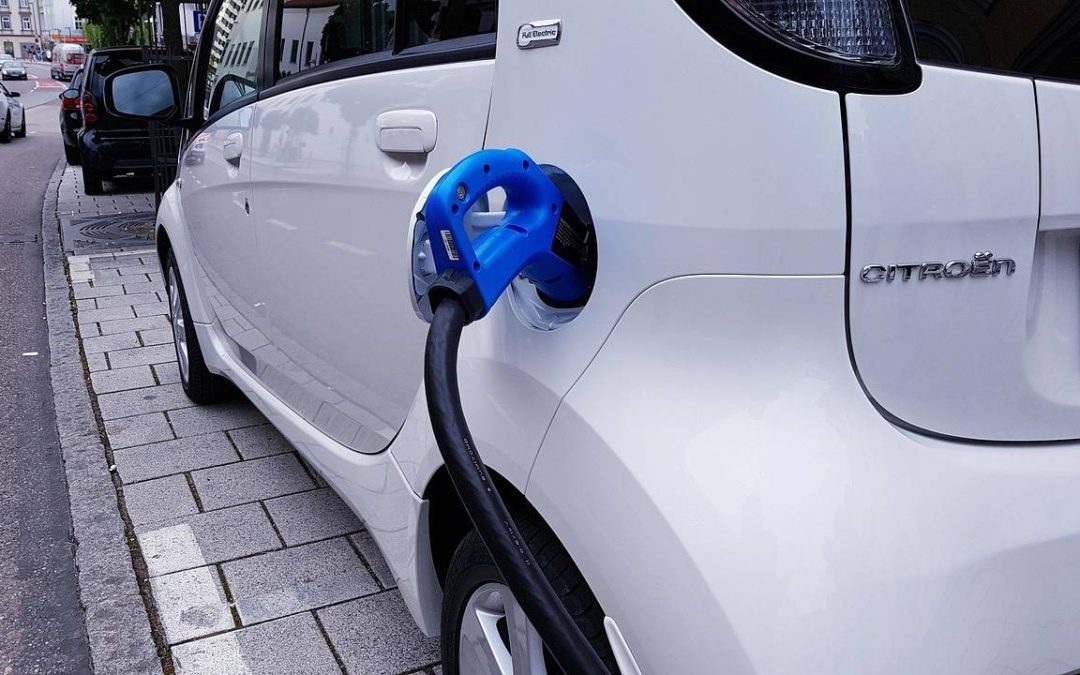 Charge 3 ile wat pobiera podczas ładowania?